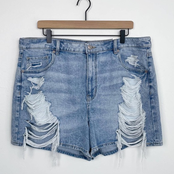 American Eagle Outfitters Pants - American Eagle Comfort Stretch Waistband Denim Mom Shorts NWT